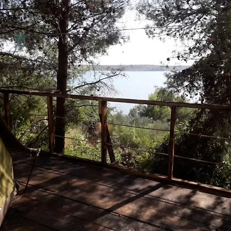 Zelt 6 Camp West * Razanac